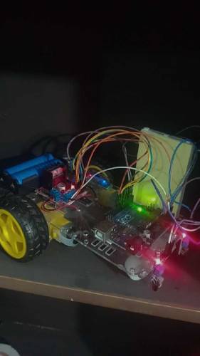 Arduino based Bluetooth App + Voice Controlled Line following robot 