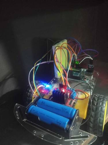 Arduino based Bluetooth App + Voice Controlled Line following robot 