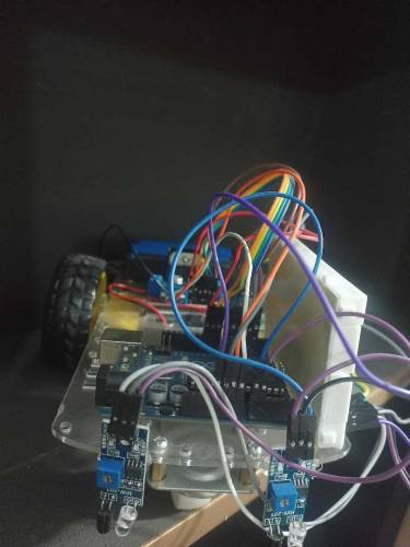 Arduino based Bluetooth App + Voice Controlled Line following robot 