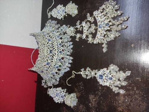 Bridal back tail maxi with jewellery set only one time use 