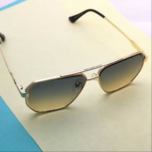 LOUIS VUITTON Z1834U