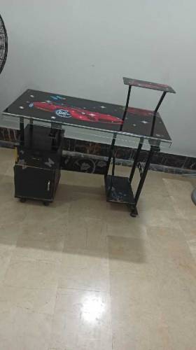 computer table bikul shai h argent sale krne h 7000