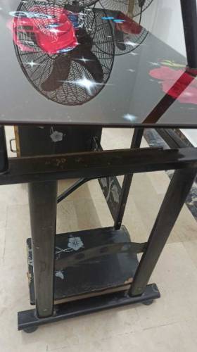 computer table bikul shai h argent sale krne h 7000
