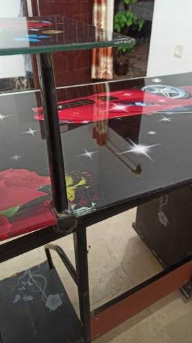 computer table bikul shai h argent sale krne h 7000
