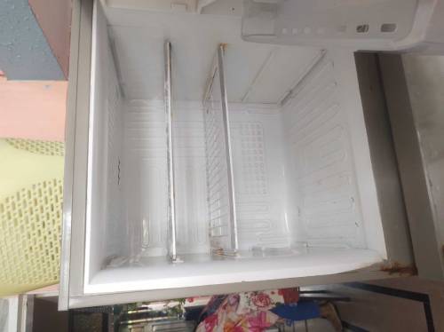 pel full siZe refrigerator sell in good condition
