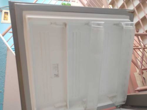 pel full siZe refrigerator sell in good condition