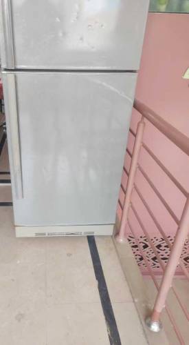 pel full siZe refrigerator sell in good condition