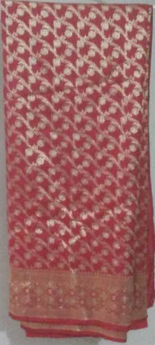 Banarsi saree with blaws colour red and golden negotiable 