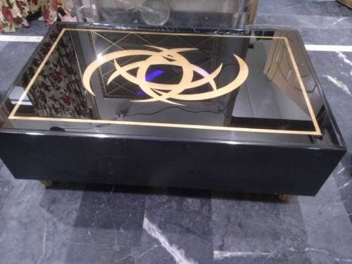 centre table 2.5/4 feet 