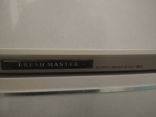 Full size fridge no frost fridge condition 10/9.5