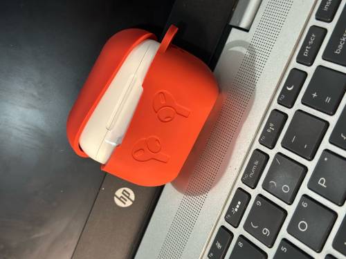 ape AirPods 