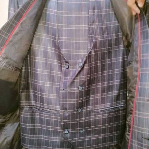 We sell an Amazing and comfortable pent coat 2 suits are available 