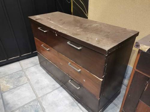 Dressing table it is very cheap 