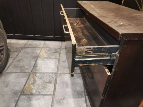 Dressing table it is very cheap 