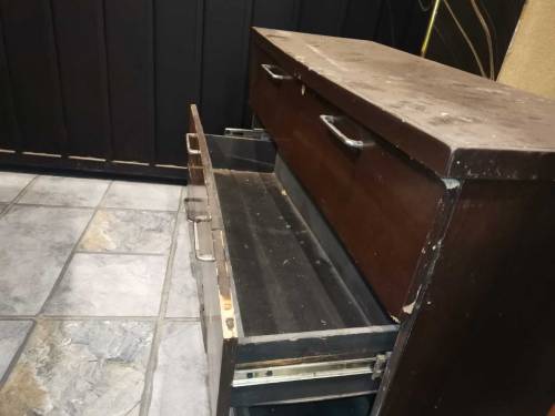 Dressing table it is very cheap 