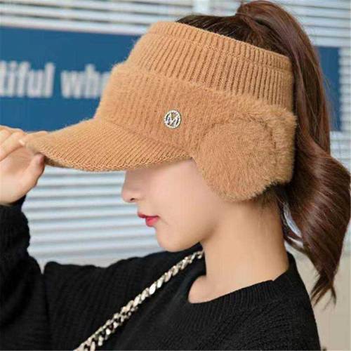 •  Material: Wool•  Pattern: Plain