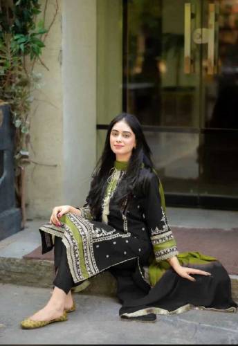 *💕Summer  Collection 2025💕**Brand Name : Omal **Airjet Lawn   By Omal*