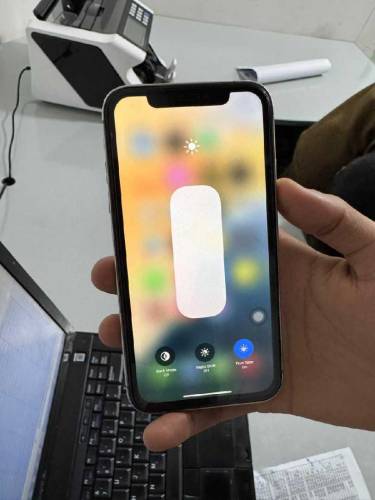 Iphone Xr convert to 15 Pro 64GB JV