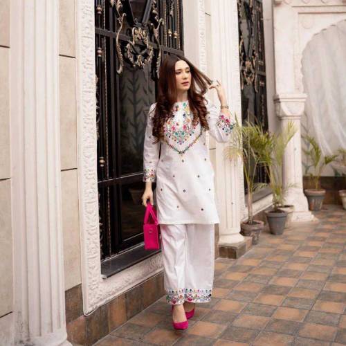 •  Shirt Fabric: Linen•  Pattern: Embroidered•  Trouser Fabric: Linen•