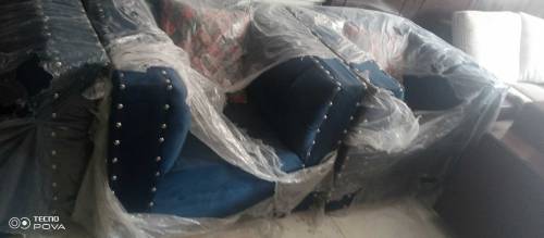 sofa set available 