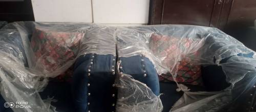 sofa set available 