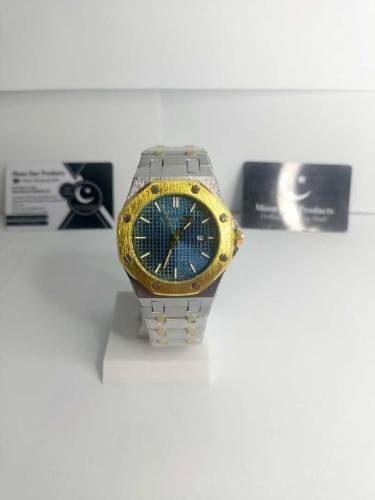 Mens quartz water resistant round analogue watch 