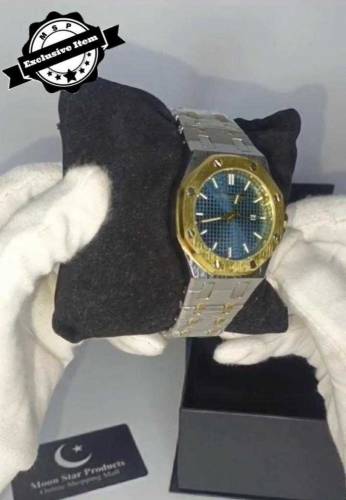Mens quartz water resistant round analogue watch 