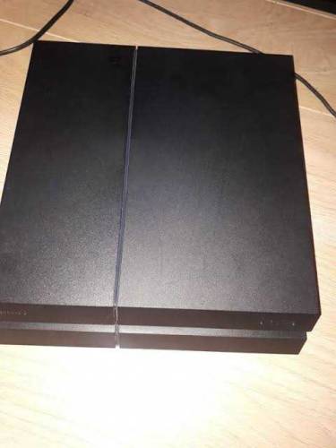 Ps4 in good conditioni