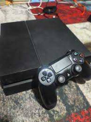 Ps4 in good conditioni
