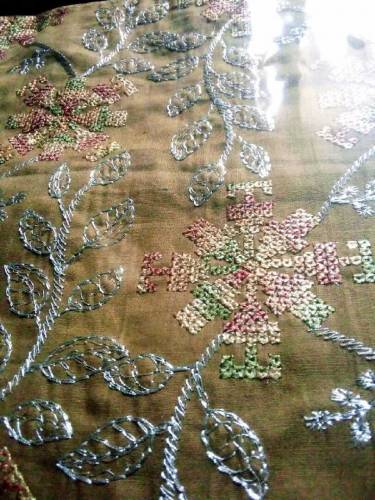 loan suit with embroidery