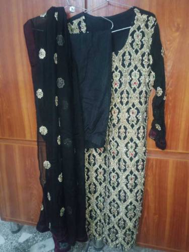Three piece woman suit in cheap price with good condition