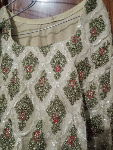 Three piece woman suit in cheap price with good condition