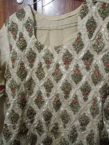 Three piece woman suit in cheap price with good condition
