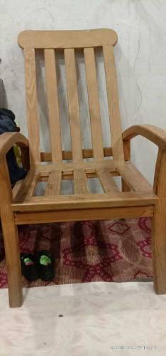 4 wooden chairs