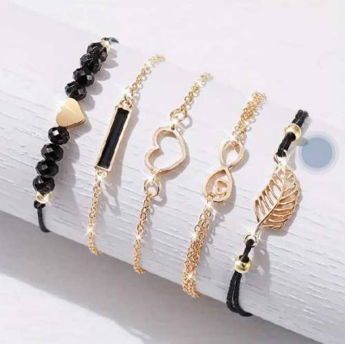 6PCS/Set Women's Watches Fashion Rhinestone Heart Dial Leather Band Qu