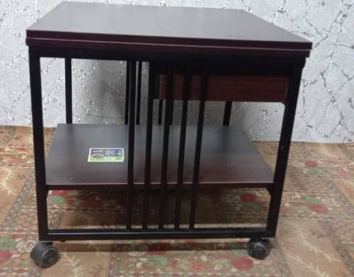Expandable Wooden Table with Metal Frame & Wheels – Perfect for Any Sp