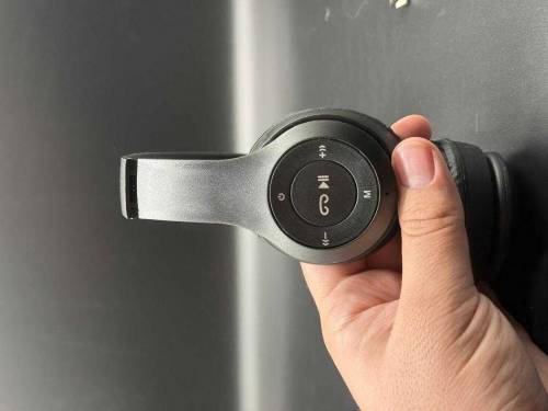 P47 Wireless Headphones 