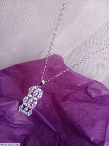 Elegant silver cubic zirconia necklace 