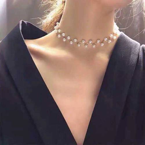 Alloy sliver plated zigzag choker 