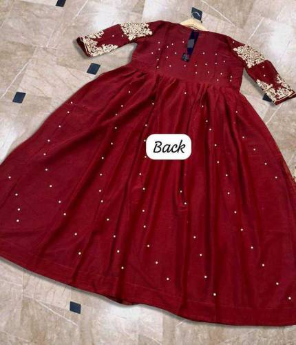 •  Fabric: Shamoz Silk, Gown: Chiffon•  Product Type: Fancy Stitched M