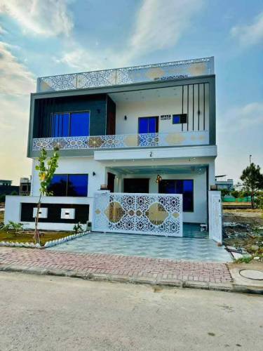 Brand New/Best location 8 Marla house  for sale in bahria enclave Isl