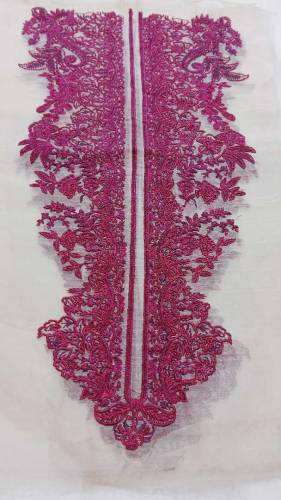Branded neckline krachi