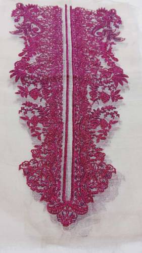 Branded neckline krachi