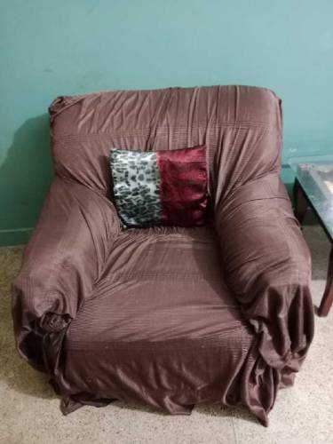 5 seater sofa set with brown cover