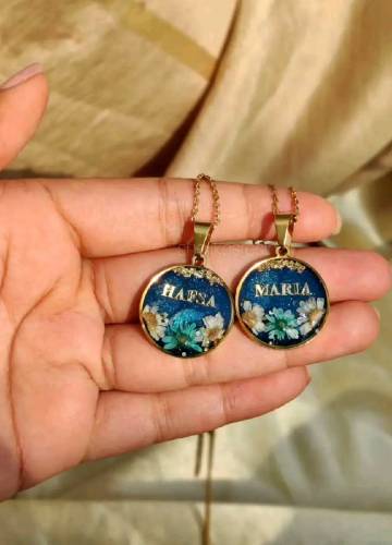 customized pendant with name