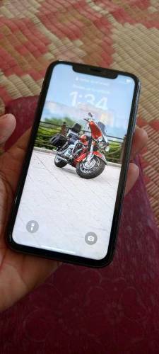 i phone 11 64GB Factory unlocked Non pta 