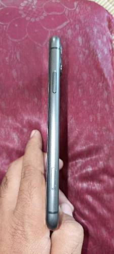 i phone 11 64GB Factory unlocked Non pta 
