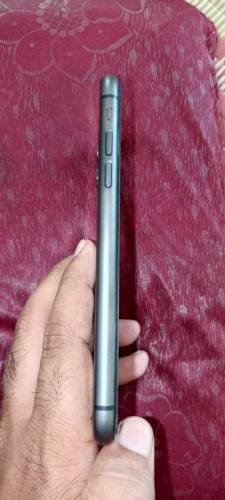 i phone 11 64GB Factory unlocked Non pta 