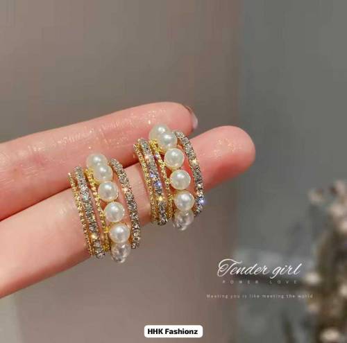 Beautiful Pearl Hoops EaringsAvailable In Golden And Sliver Color Pric
