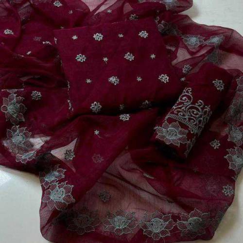 women Embroidered suit 